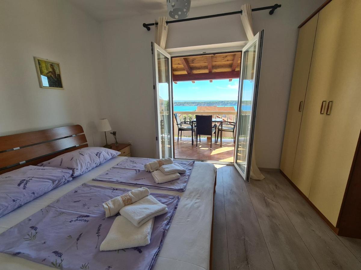Apartman Karmen Barbat na Rabu Eksteriør billede