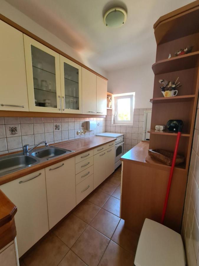 Apartman Karmen Barbat na Rabu Eksteriør billede